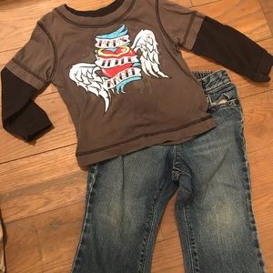 “Mom’s Little Angel” print shirt with Jeans